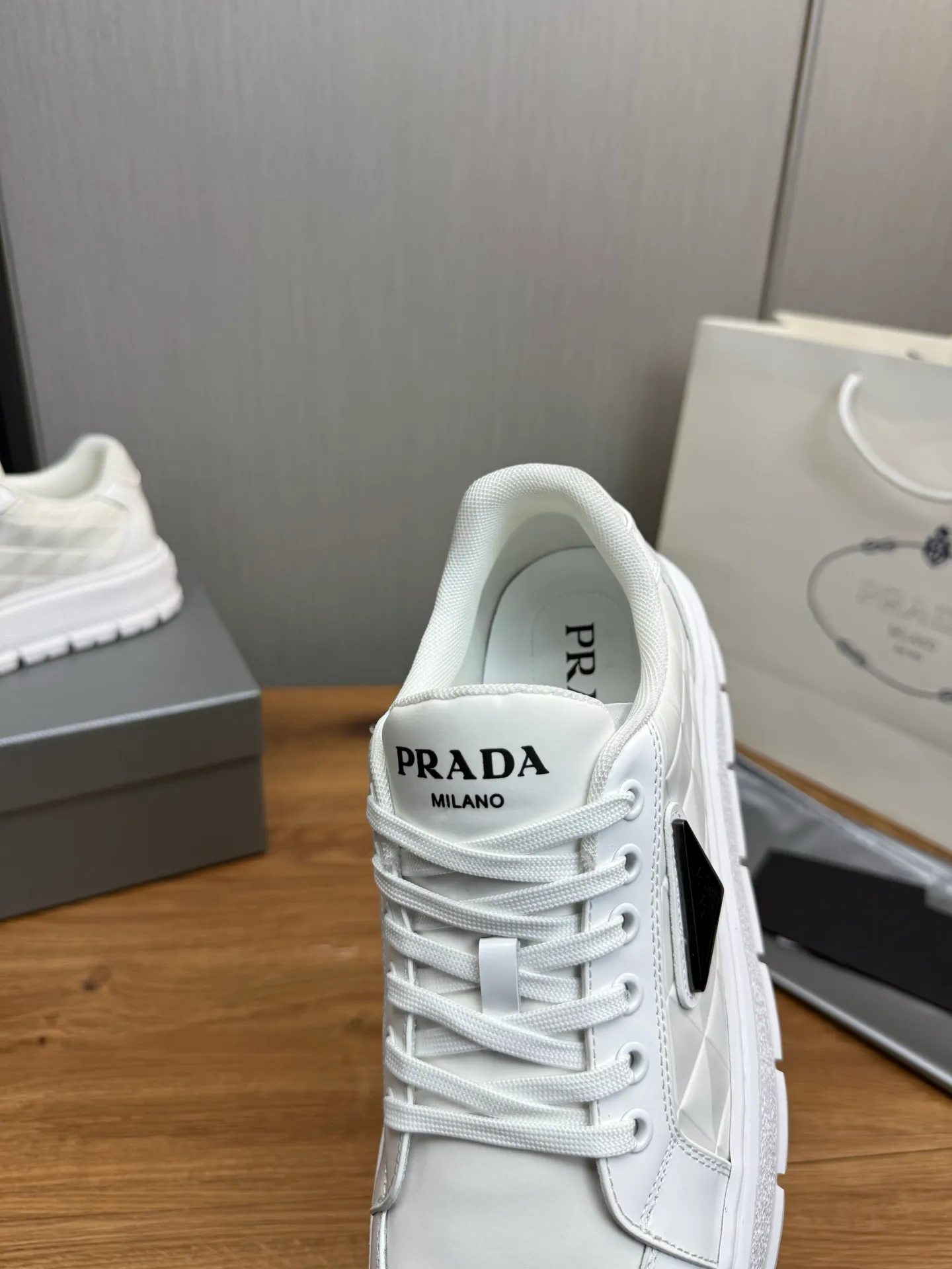 Men's shoes 💰580💰 [PRADA] Autumn and winter hot men's shoes shipped 👏Official website synchronized ⬆️Original fly-woven cowhide fabric + cowhide lining, 1⃣️:1⃣️reproduction, original sole, 38-45 (45. Customized, non-refundable)